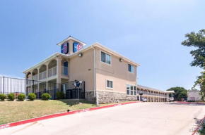 Motel 6-Azle, TX, Azle